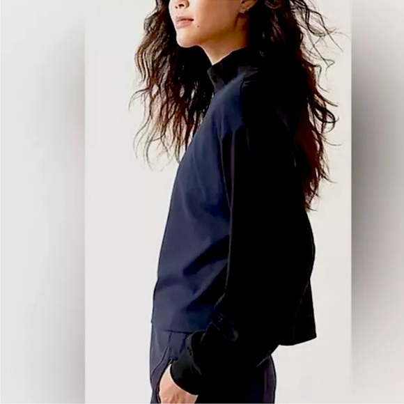 Athleta Venice Colorblock Crop Mockneck Sweatshirt Size Small Navy/Black - Picture 3 of 13